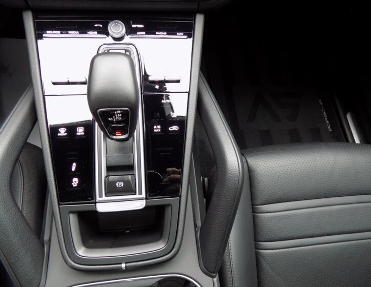Porsche Cayenne 41