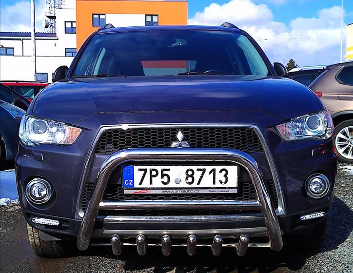 Mitsubishi Outlander 3
