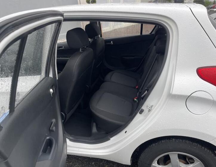 Hyundai i20 10