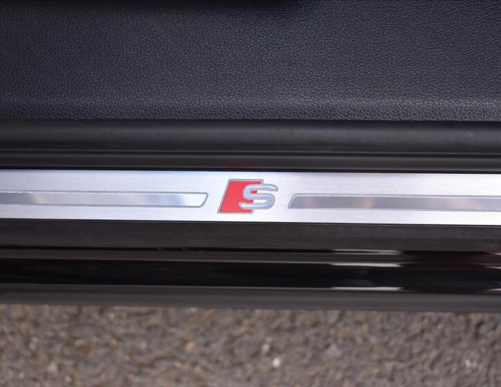Audi Q3 24