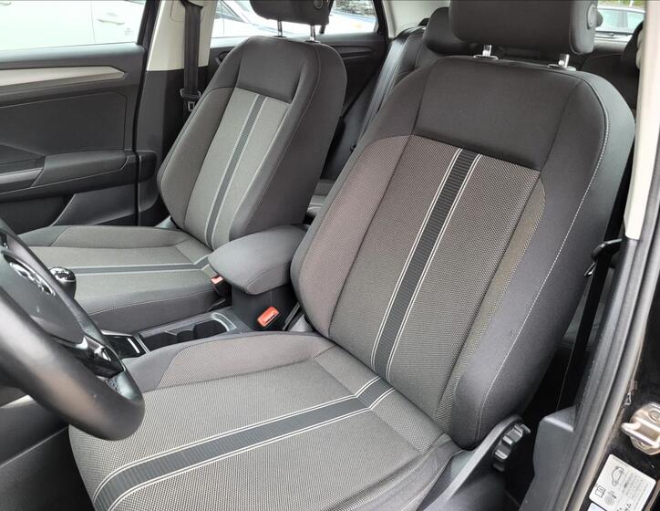 Volkswagen T-Roc 8