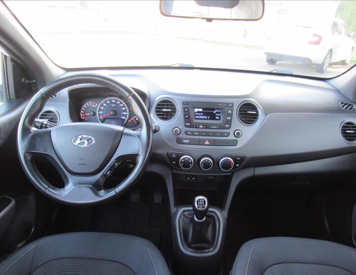 Hyundai i10 9