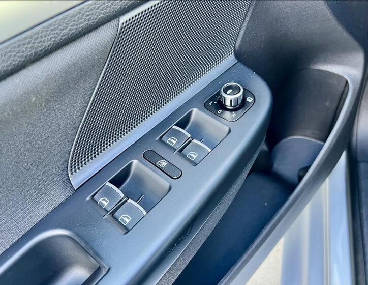 Volkswagen Golf 37
