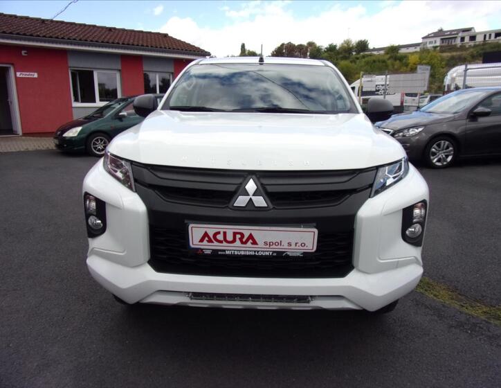 Mitsubishi L200 8