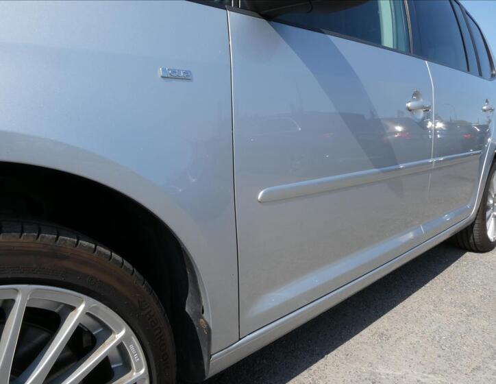 Volkswagen Touran 13