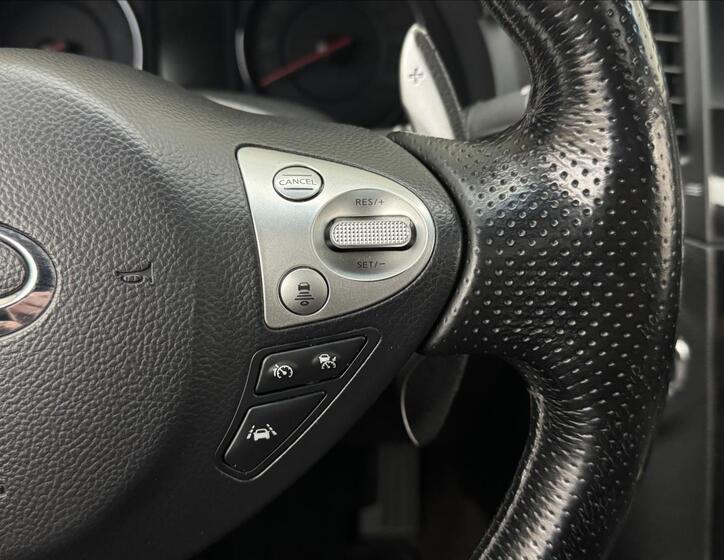 Infiniti FX30 13