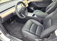 Tesla Model Y 8