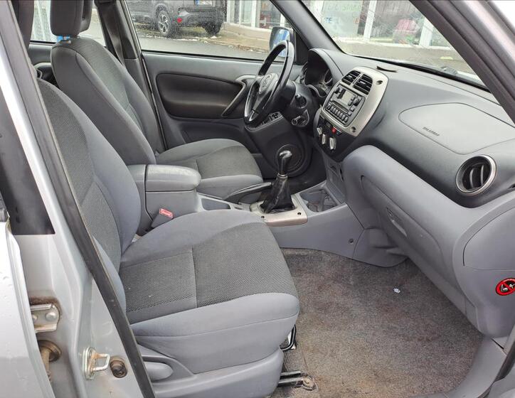 Toyota RAV4 8