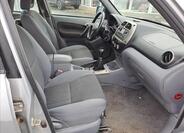 Toyota RAV4 8