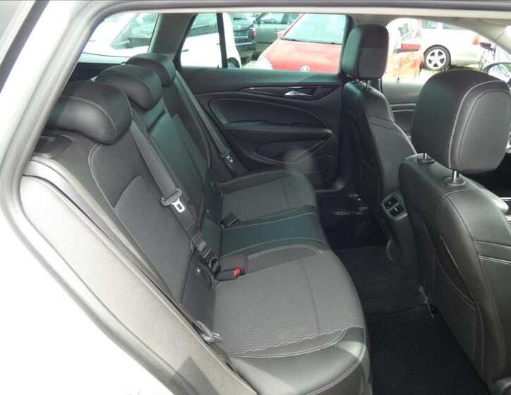 Opel Insignia 14