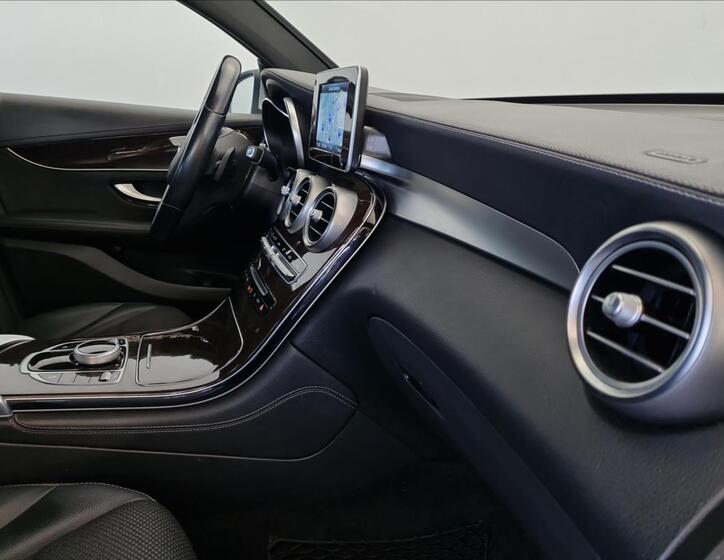 Mercedes-Benz GLC 17