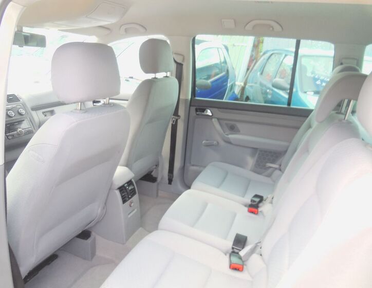 Volkswagen Touran 6