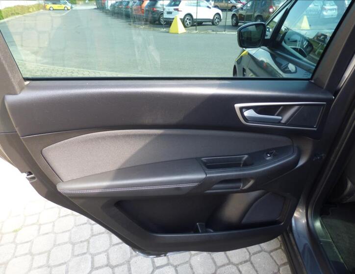 Ford S-MAX 39