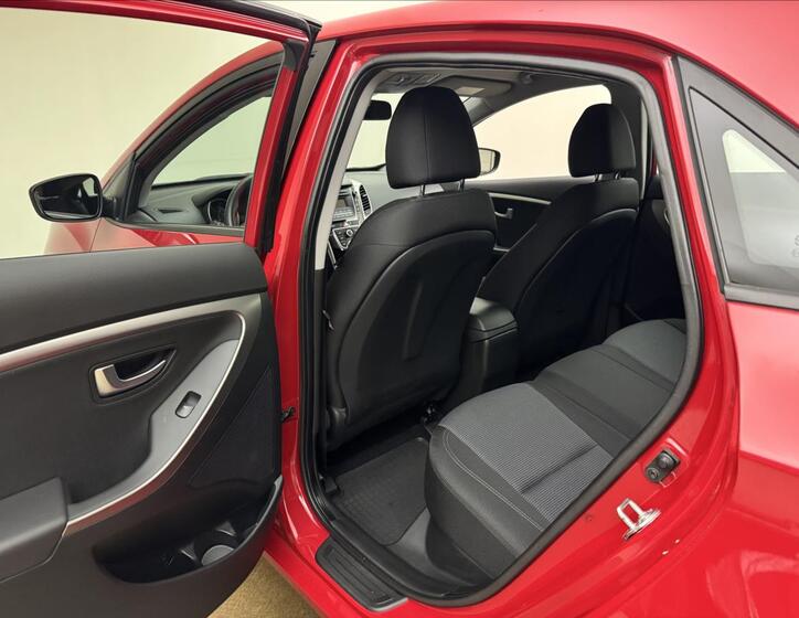 Hyundai i30 24