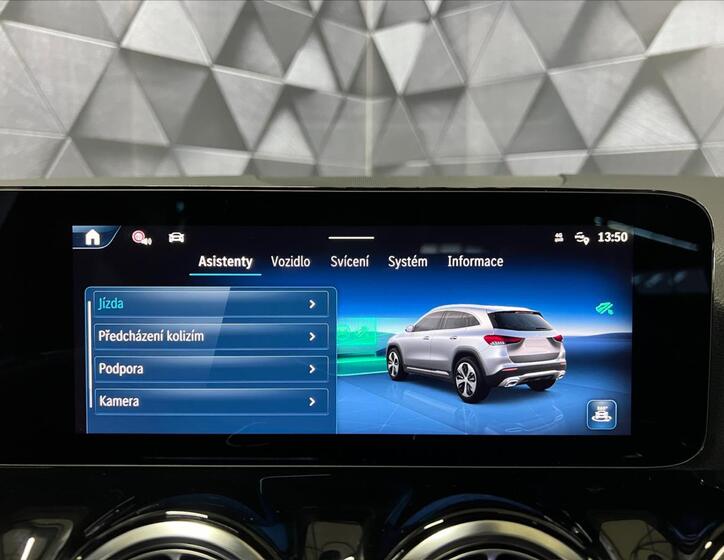 Mercedes-Benz GLA 18