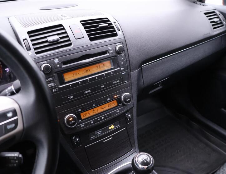 Toyota Avensis 21