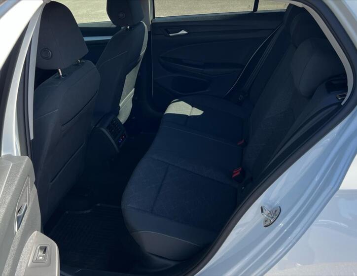 Volkswagen Golf 13