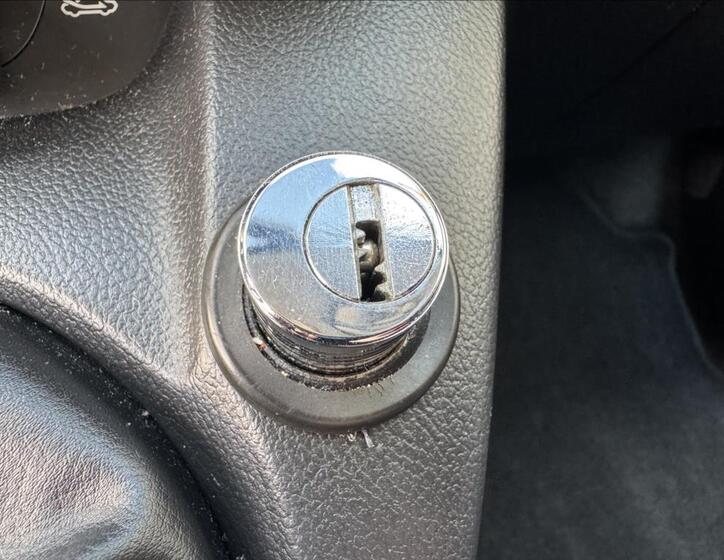 Mazda 2 35