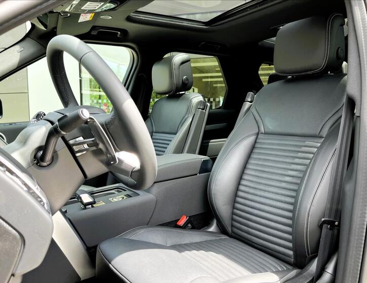 Land Rover Discovery 12