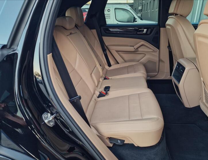 Porsche Cayenne 15