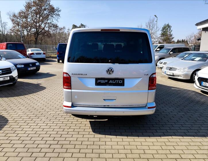 Volkswagen Caravelle 10