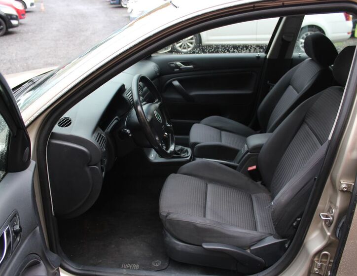 Škoda Superb 9