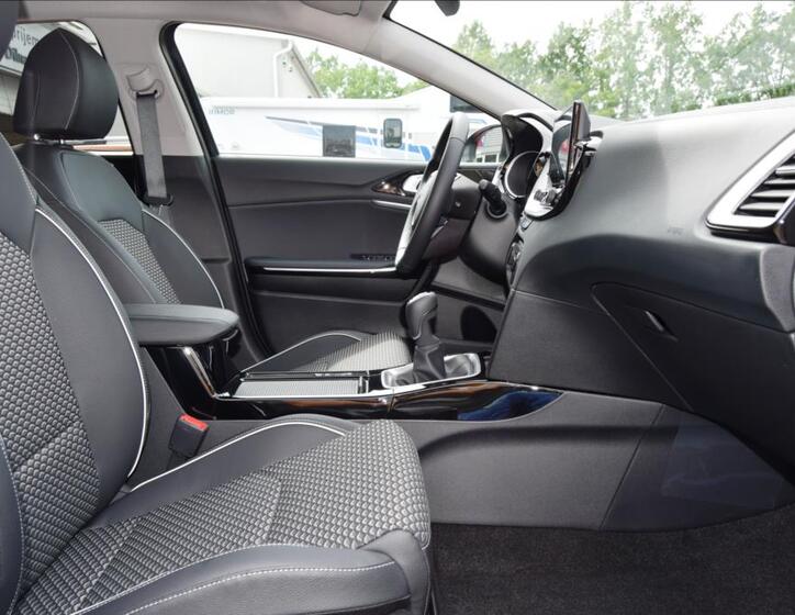 KIA XCeed 4