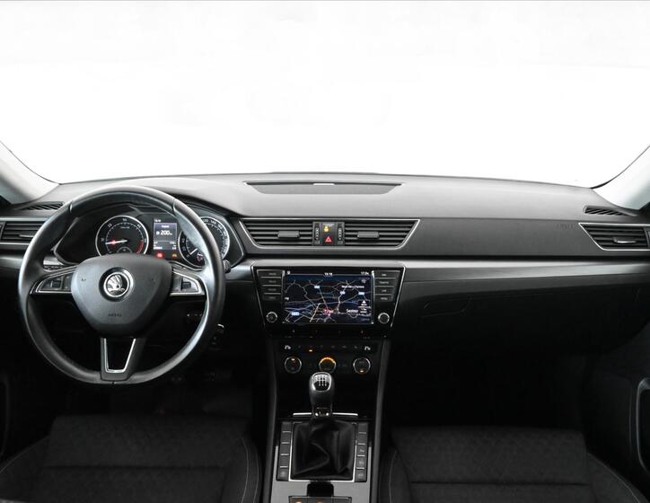 Škoda Superb 11