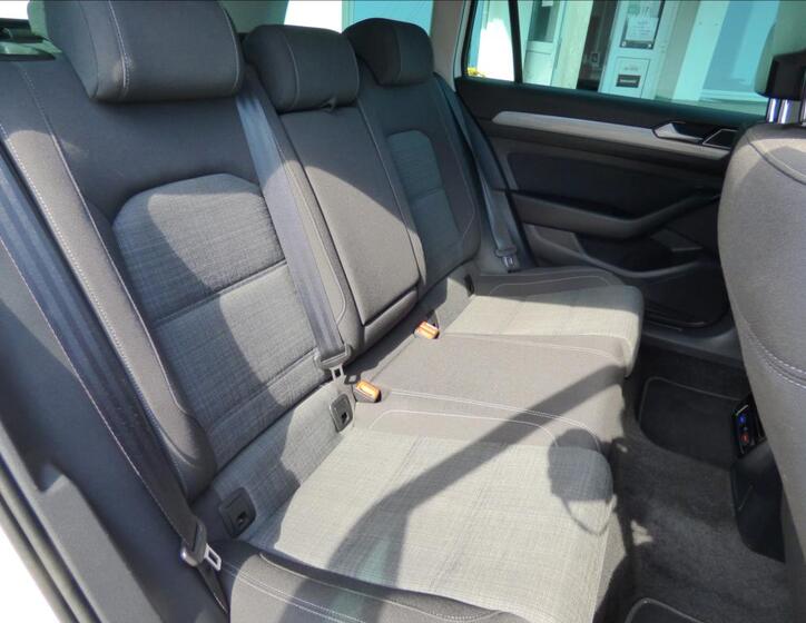 Volkswagen Passat 54