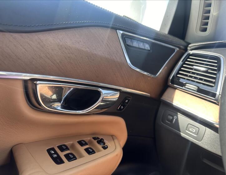 Volvo XC90 16