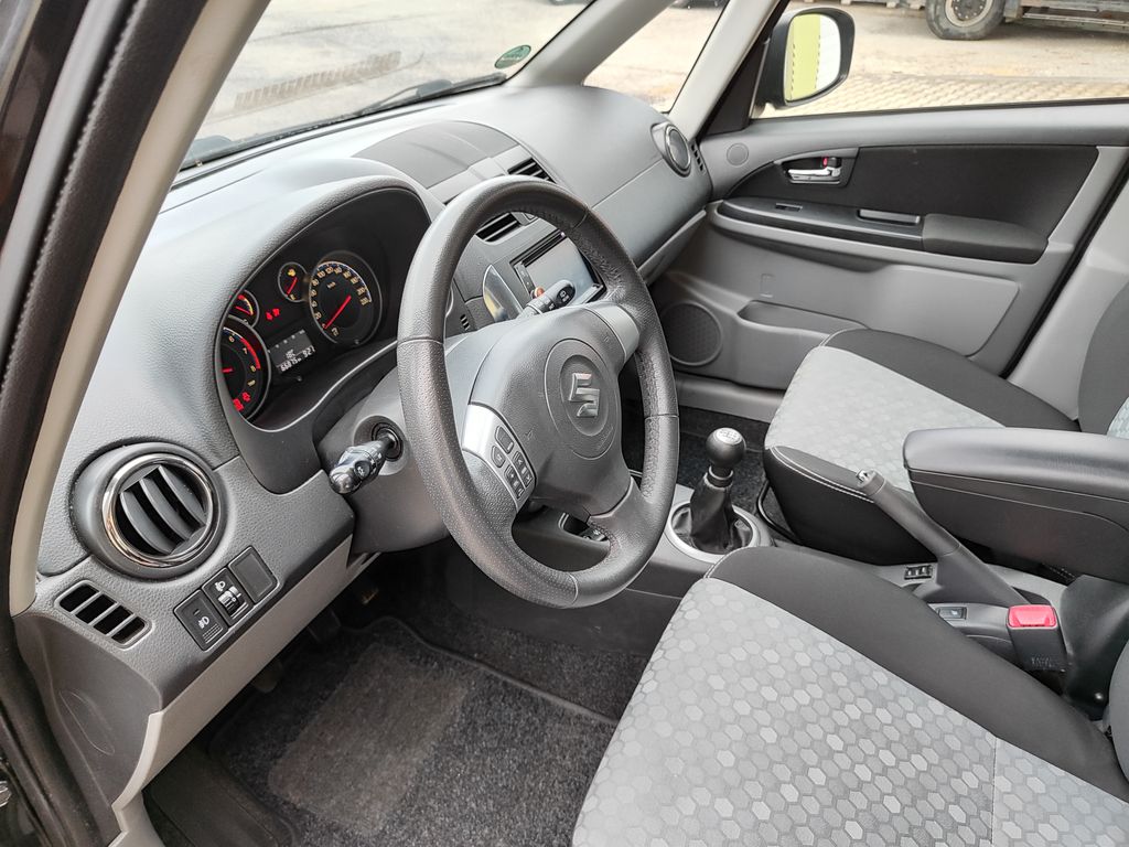 Suzuki SX4