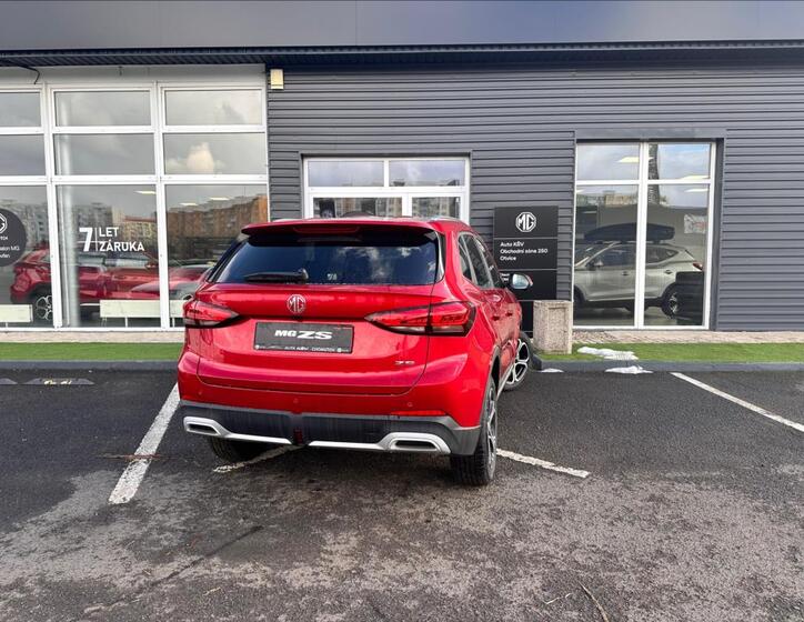 MG ZS 4