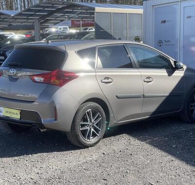 Toyota Auris 6