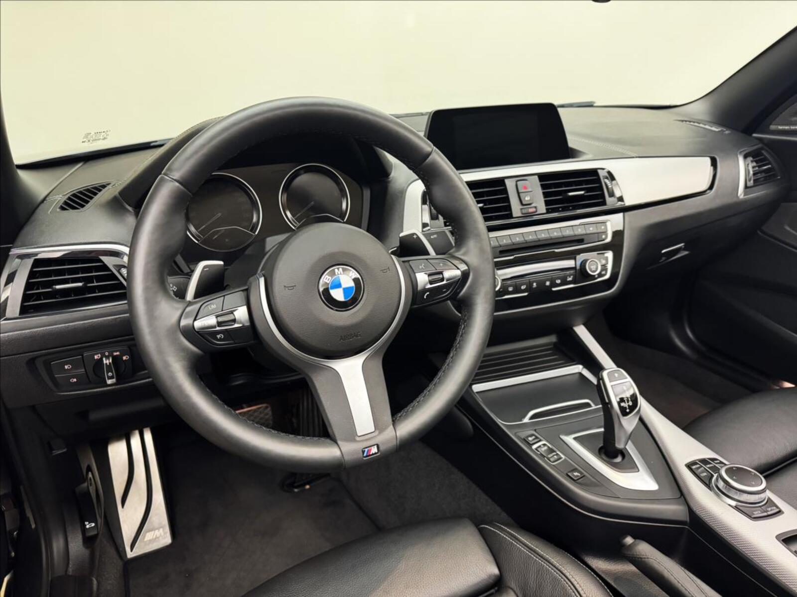BMW Řada 2 13