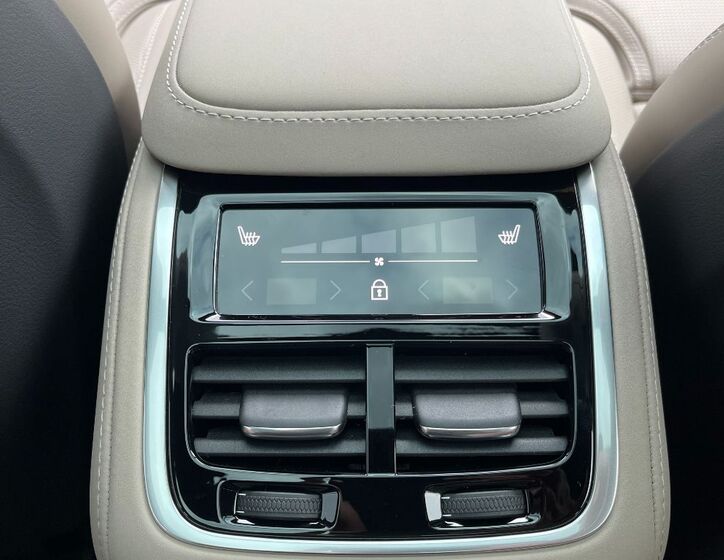 Volvo XC90 13