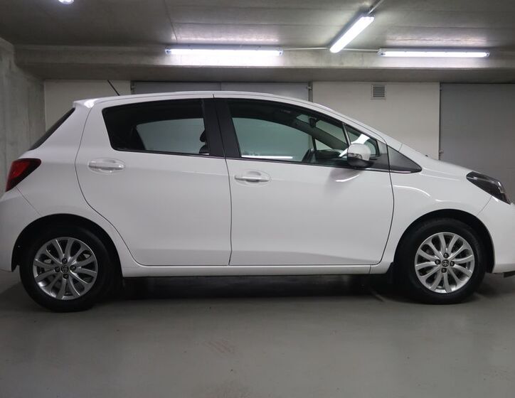 Toyota Yaris 4