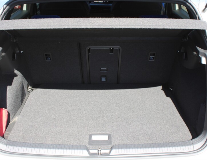 Volkswagen Golf 38