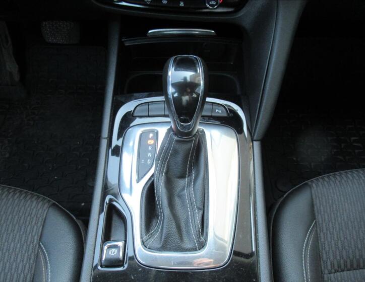 Opel Insignia 11