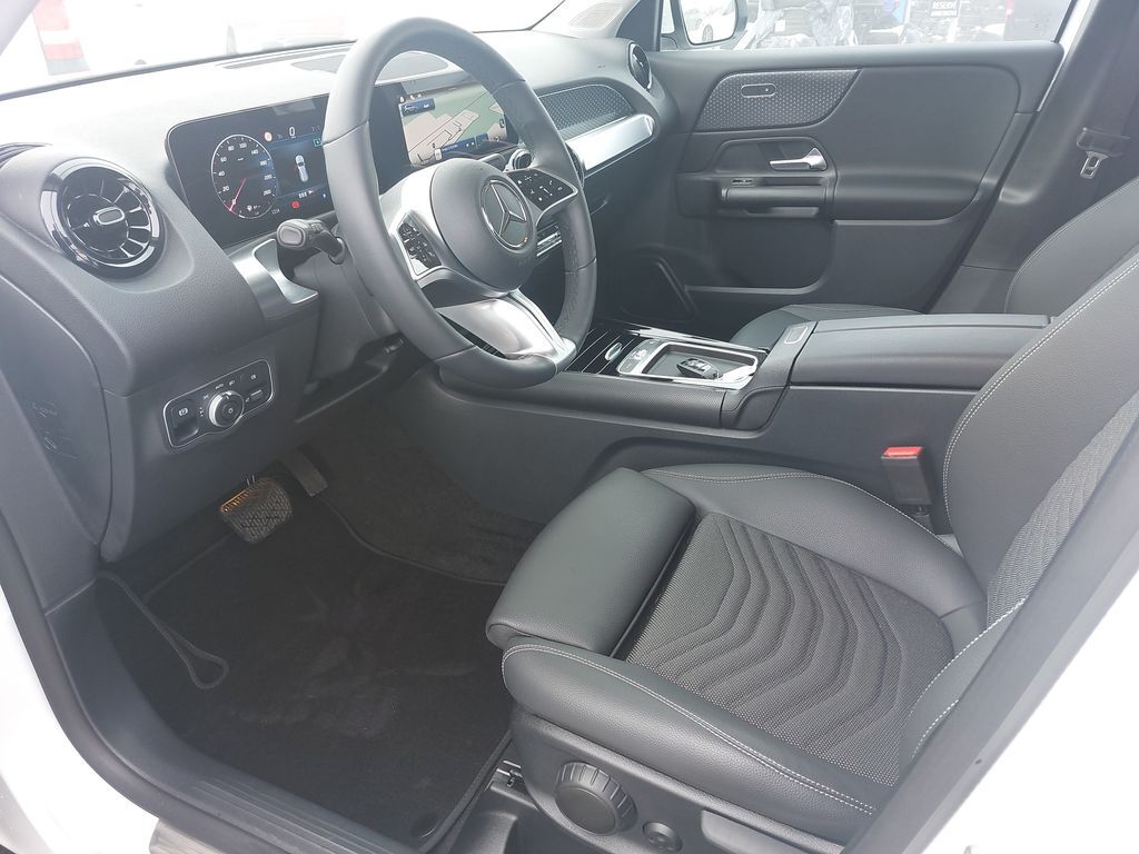 Mercedes-Benz GLB 10