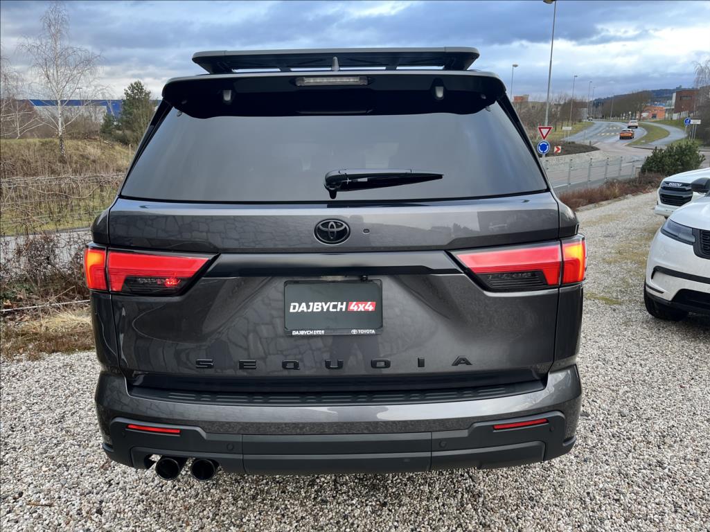 Toyota Sequoia
