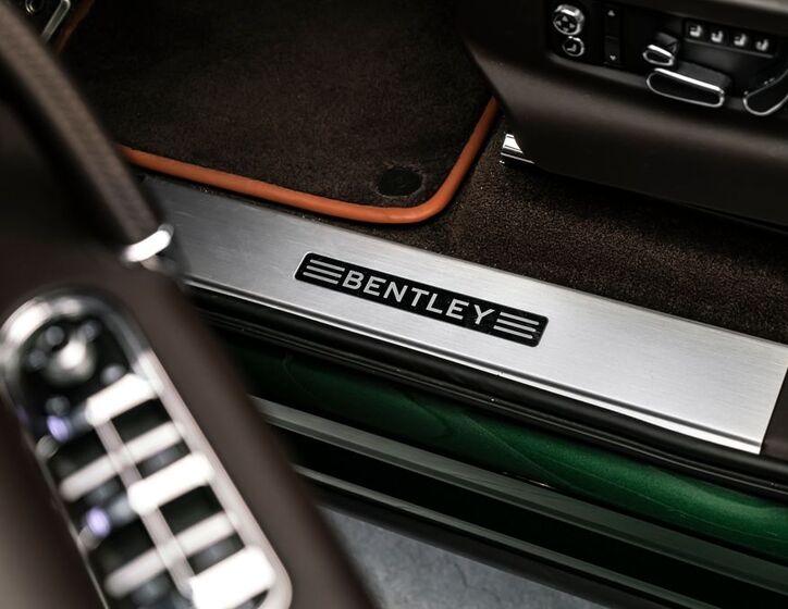 Bentley Bentayga 24