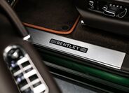 Bentley Bentayga 24