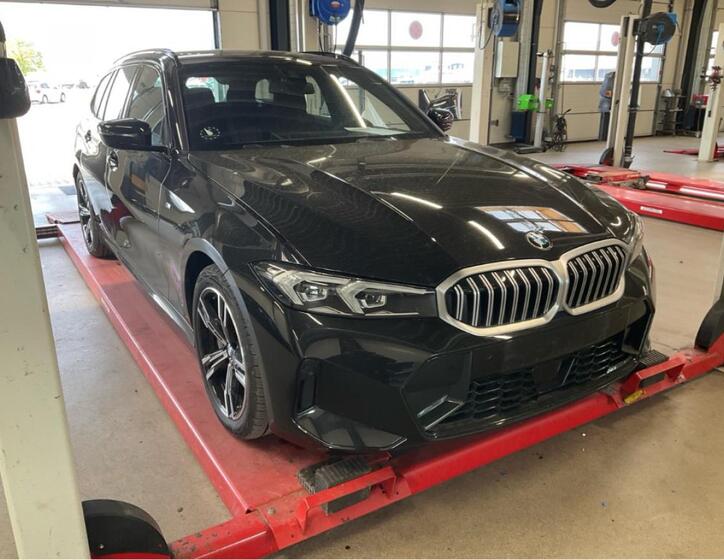 BMW Řada 3 2