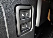 Land Rover Defender 6