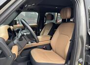 Land Rover Defender 11