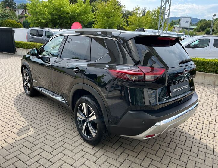 Nissan Ostatní 4