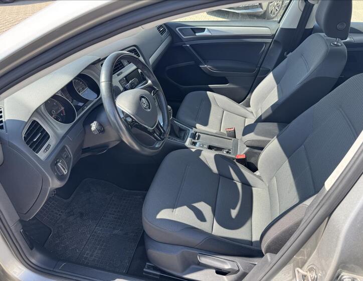 Volkswagen Golf 9