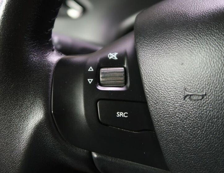 Peugeot 208 26