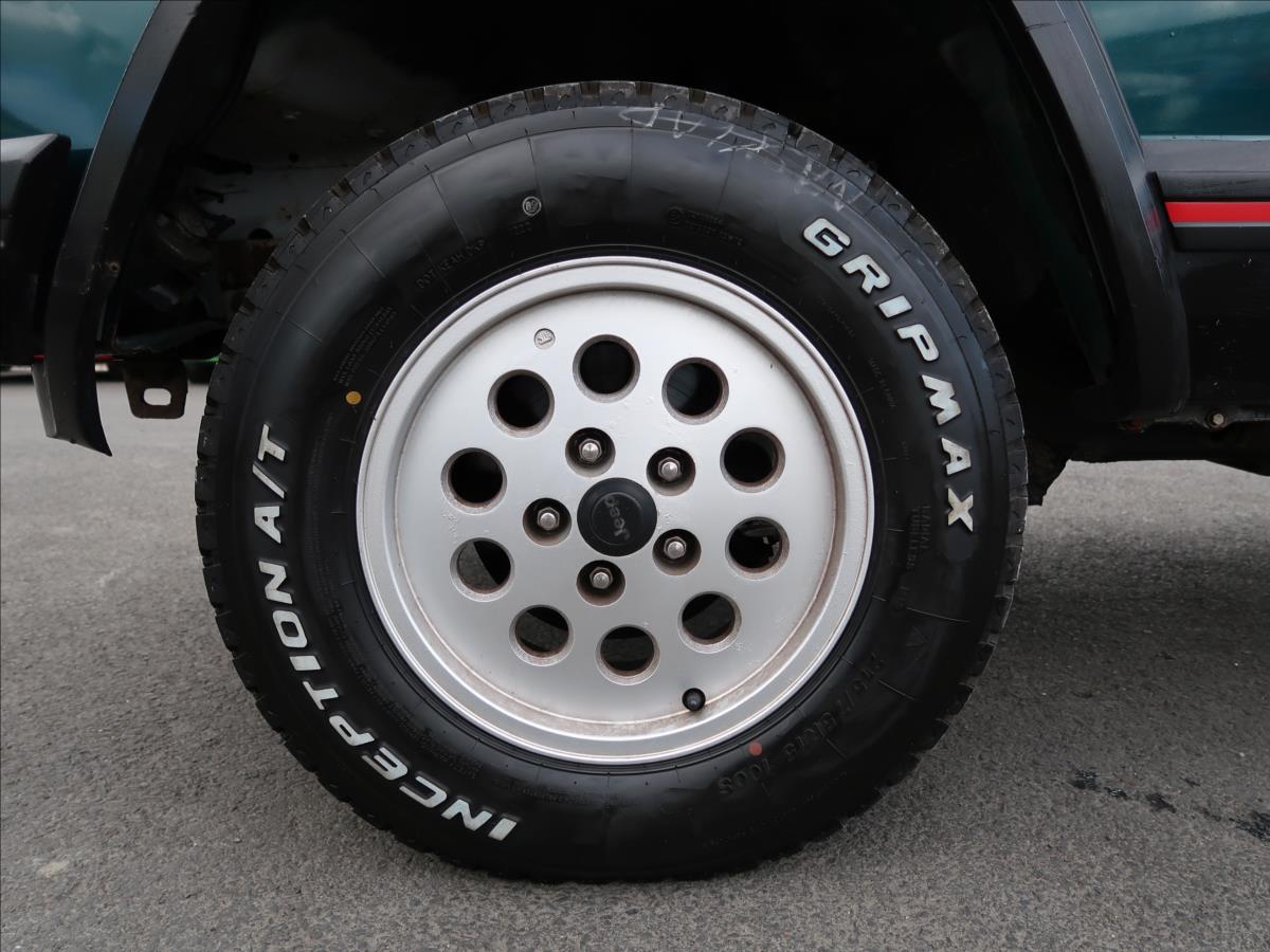 Jeep Cherokee