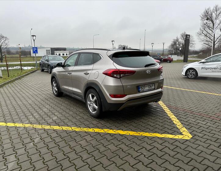 Hyundai Tucson 4